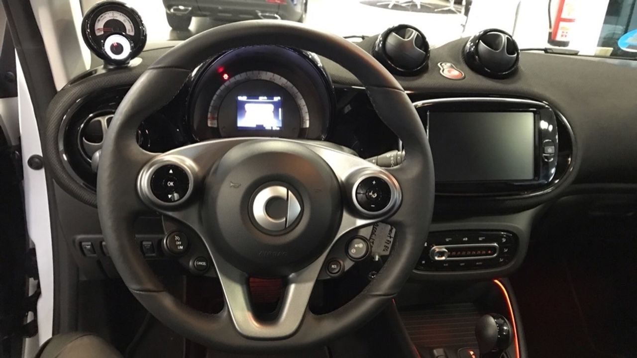 smart-fortwo-60kw81cv-eq-coupe-imagen-8