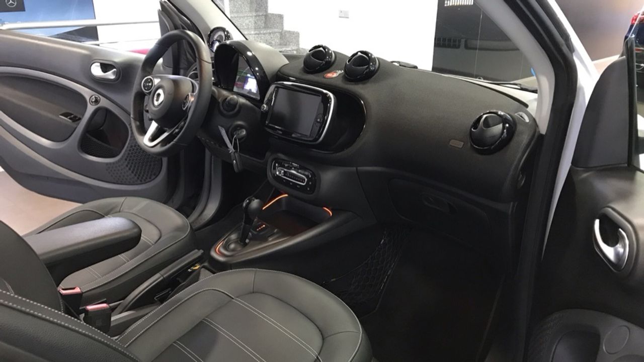 smart-fortwo-60kw81cv-eq-coupe-imagen-9