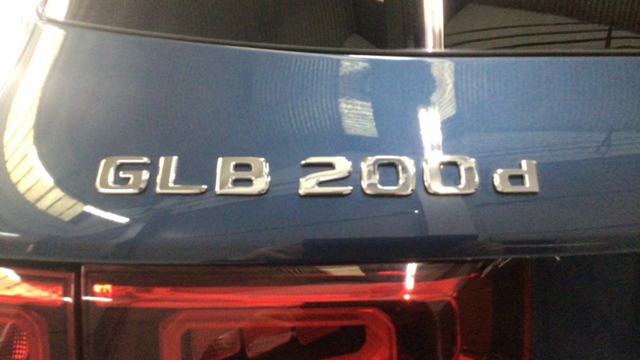 mercedes-glb-glb-200-d-4matic-imagen-11