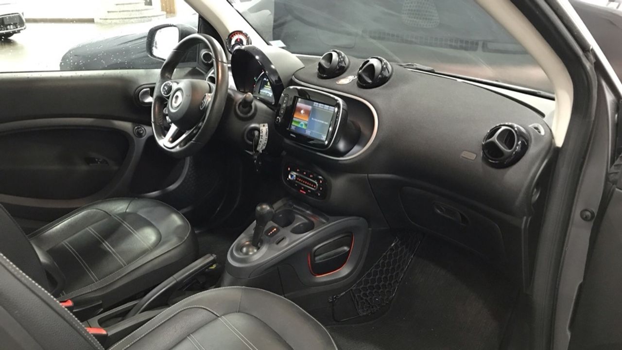 smart-fortwo-60kw81cv-electric-drive-coupe-imagen-9