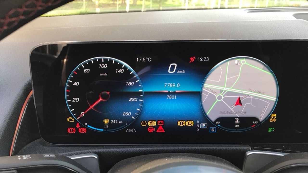mercedes-glb-glb-200-d-4matic-imagen-16