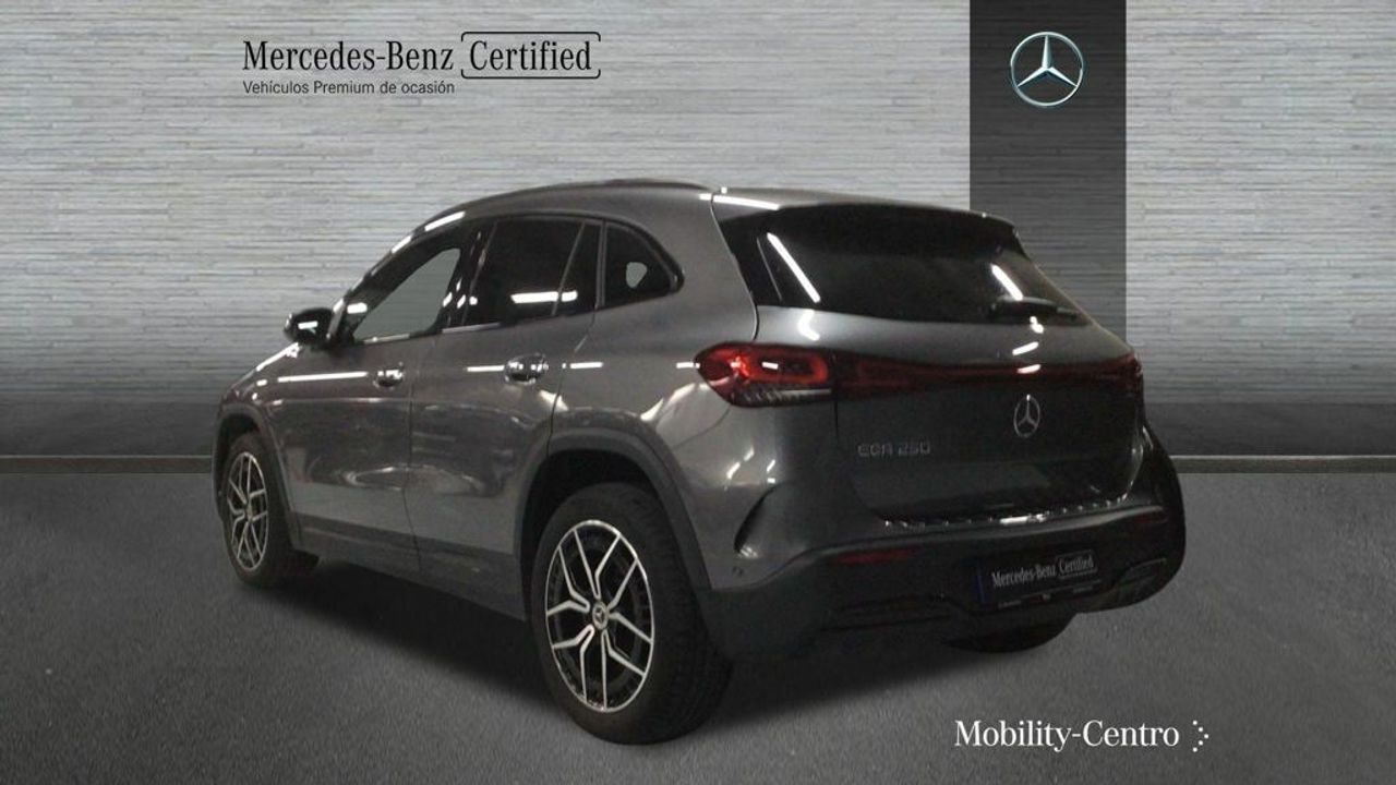 mercedes-eqa-250-amg-line-imagen-3