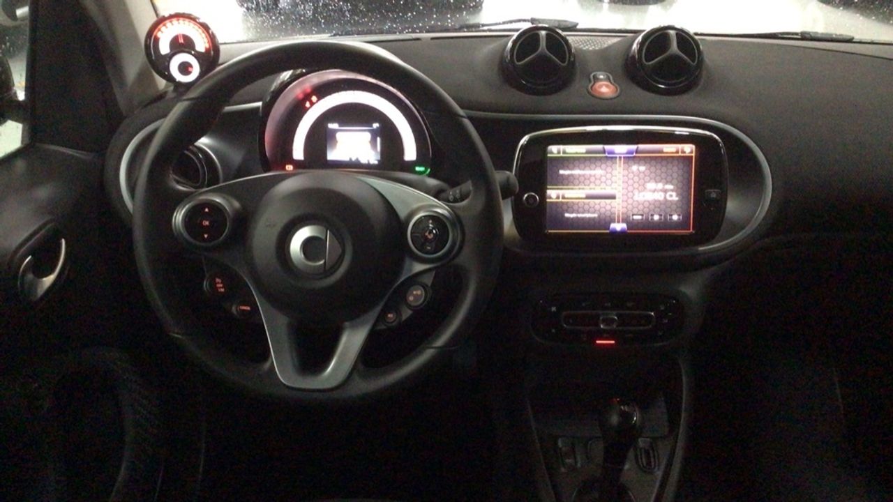 smart-fortwo-60kw81cv-eq-coupe-imagen-8