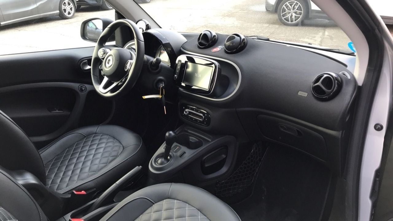 smart-fortwo-60kw81cv-electric-drive-coupe-imagen-9