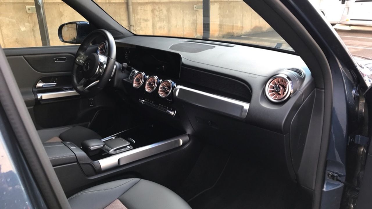 mercedes-eqb-250-electric-art-imagen-10