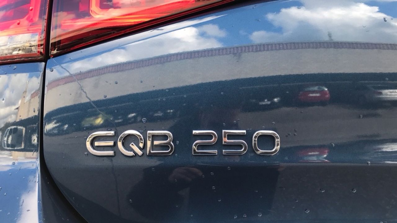 mercedes-eqb-250-electric-art-imagen-13