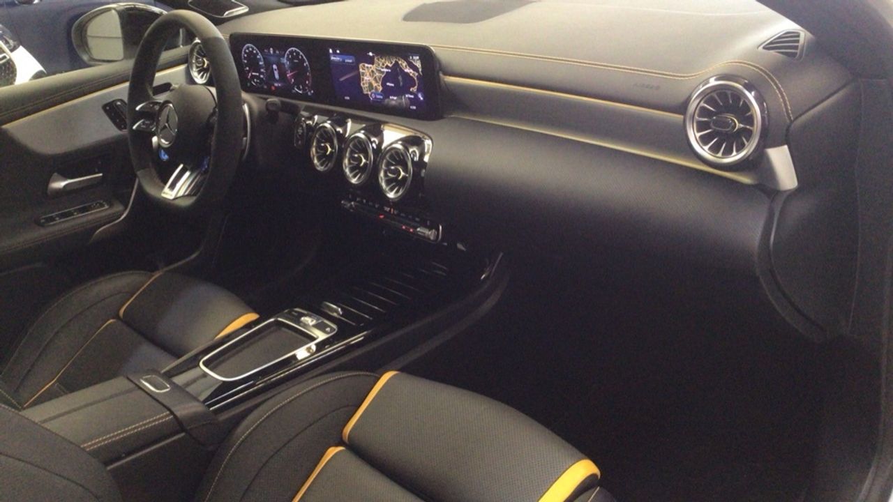 mercedes-clase-a-mercedes-amg-a-45-s-4matic+-imagen-9
