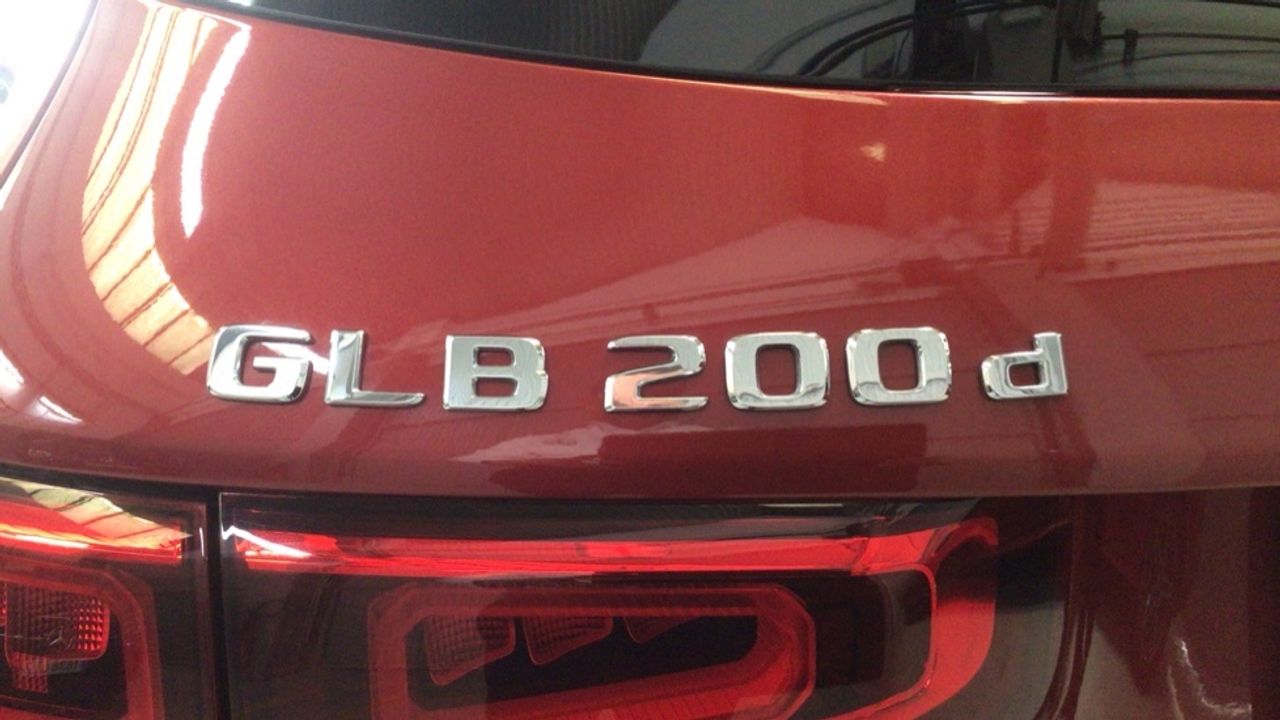 mercedes-glb-glb-200-d-4matic-imagen-11