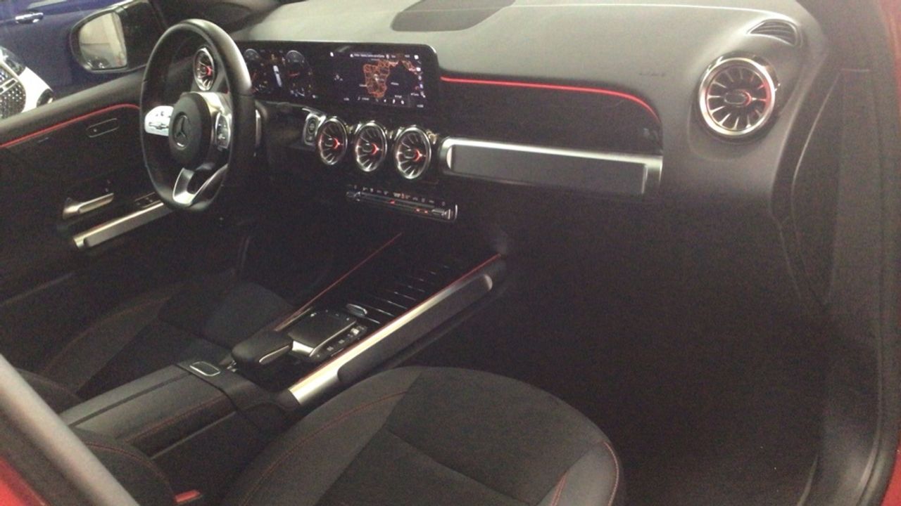 mercedes-glb-glb-200-d-4matic-imagen-9