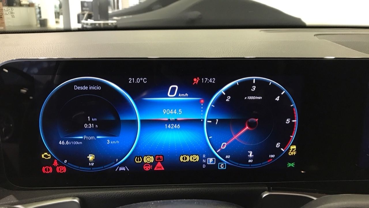 mercedes-glb-glb-200-d-4matic-imagen-16