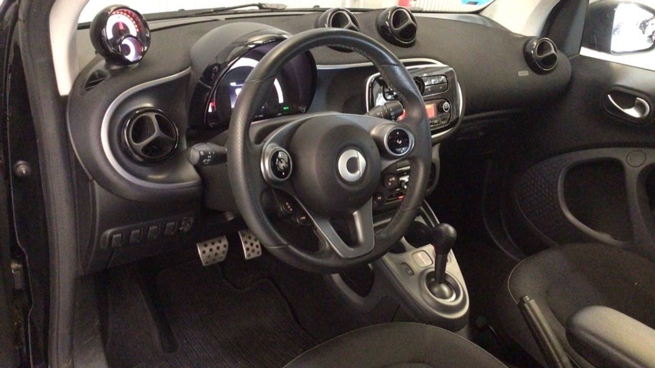 smart-fortwo-60kw81cv-electric-drive-coupe-imagen-5