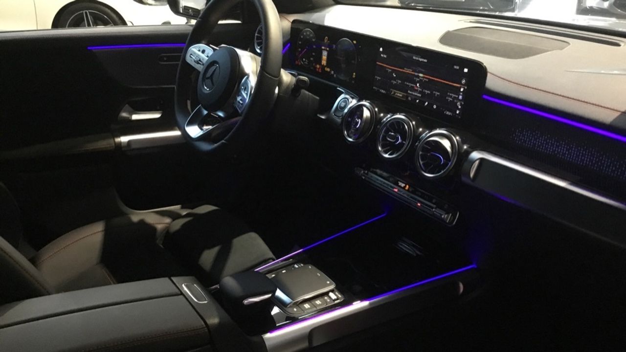 mercedes-eqb-eqb-300-4matic-imagen-9