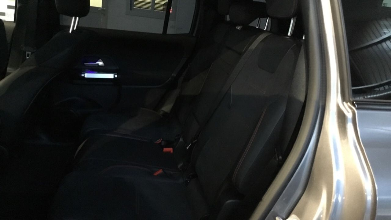 mercedes-eqb-eqb-300-4matic-imagen-10