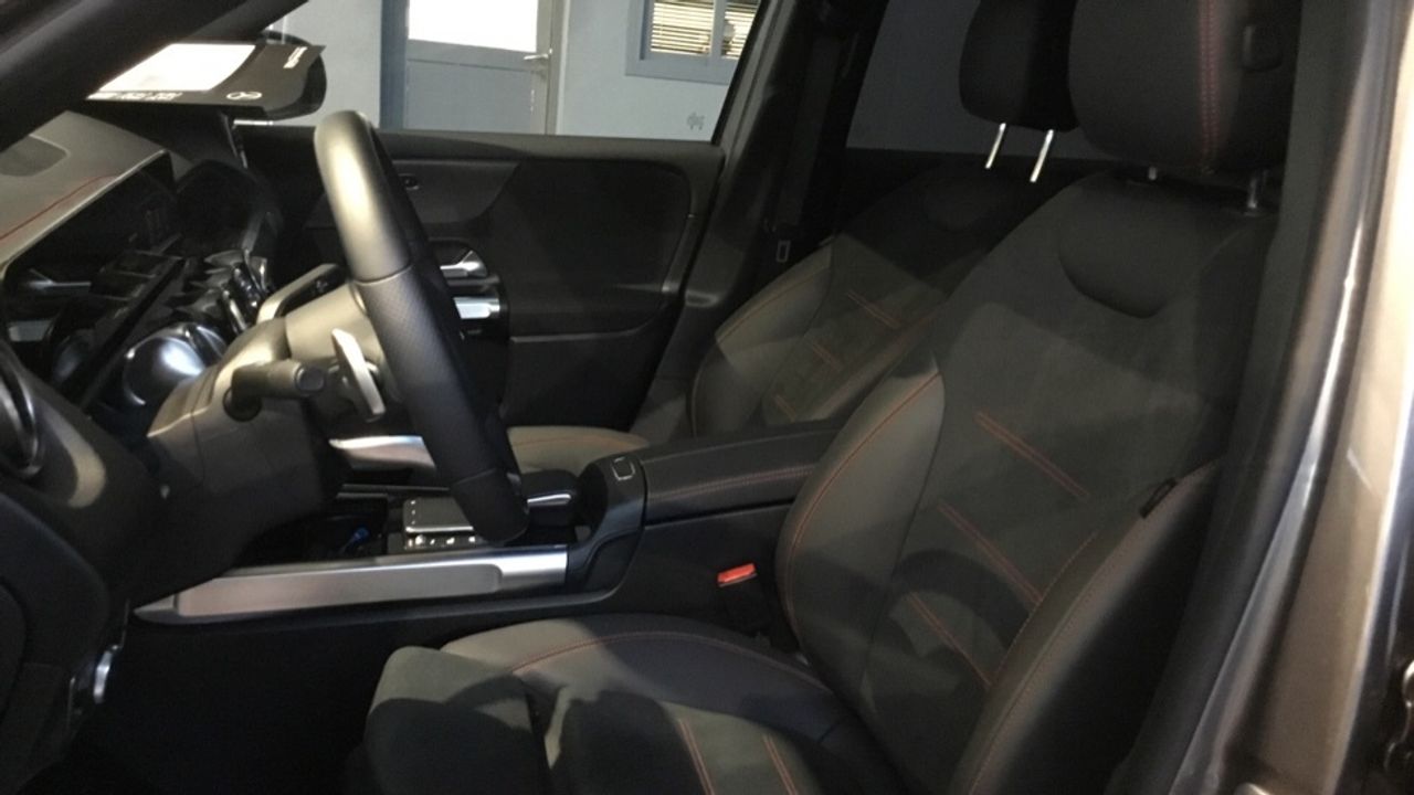 mercedes-eqb-eqb-300-4matic-imagen-6