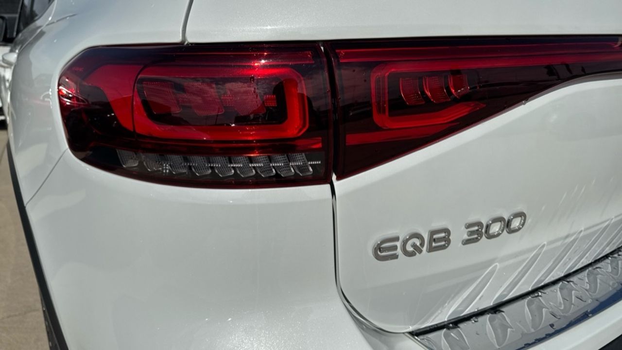 mercedes-eqb-eqb-250+-imagen-24