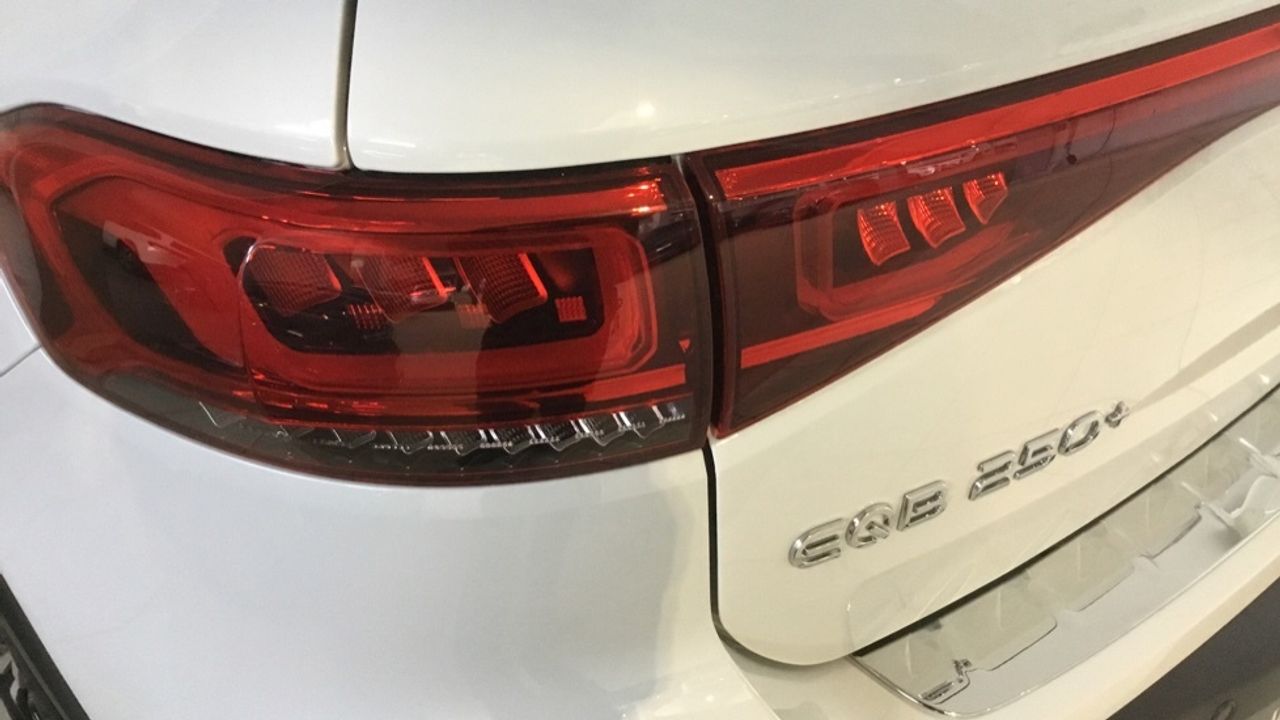 mercedes-eqb-eqb-250+-imagen-19