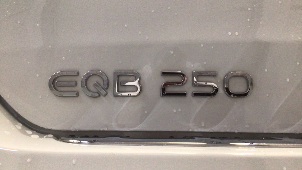 mercedes-eqb-eqb-250-imagen-11