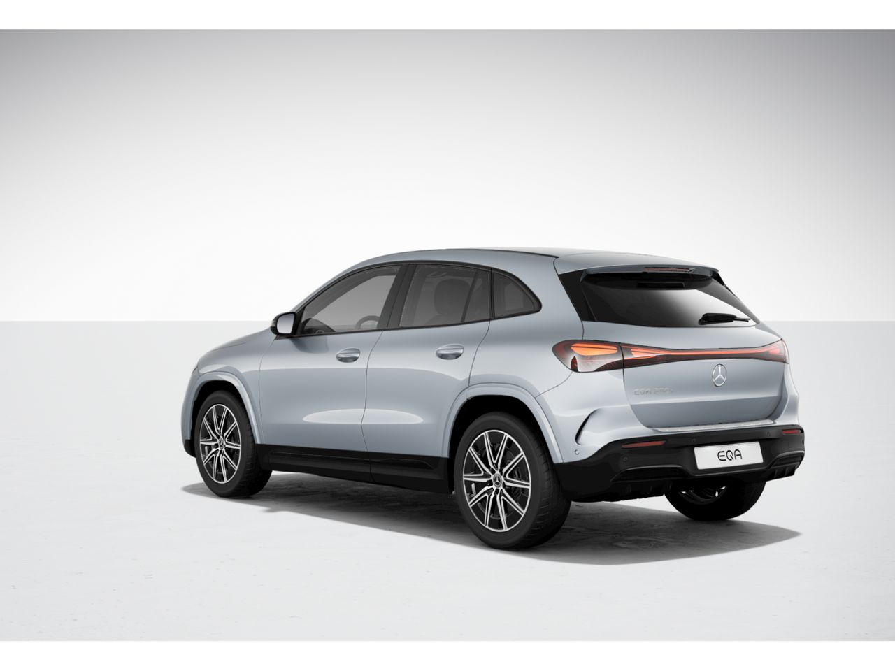mercedes-eqa-250+-+-amg-line-imagen-6