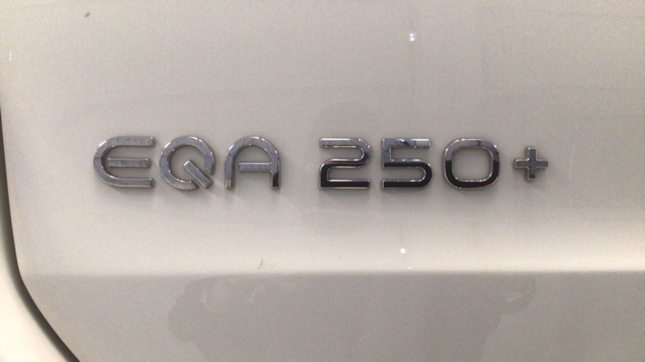 mercedes-eqa-eqa-250+-imagen-11