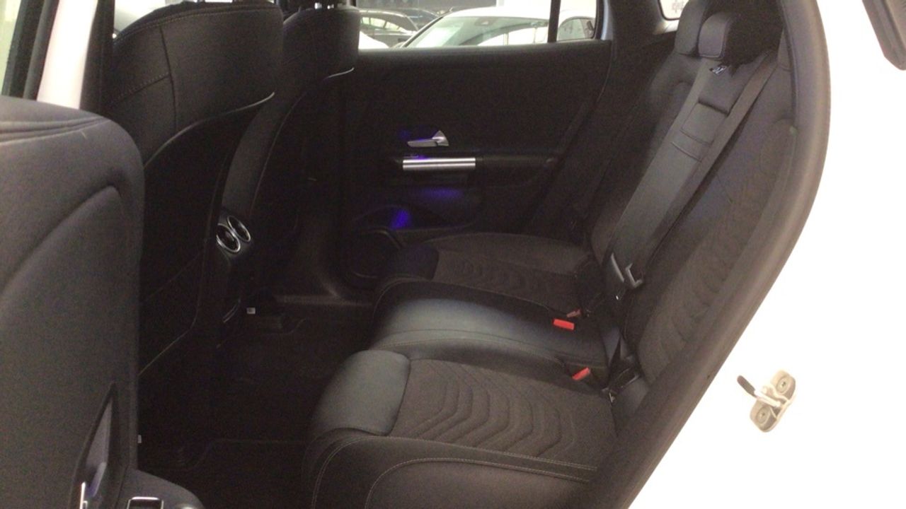 mercedes-eqa-eqa-250+-imagen-10