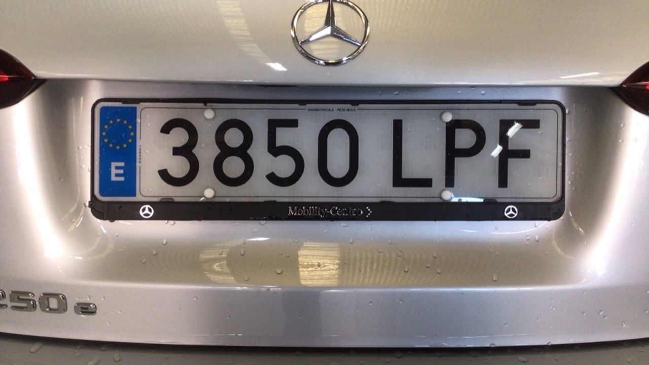 mercedes-clase-a-sedan-a-250-e-imagen-25