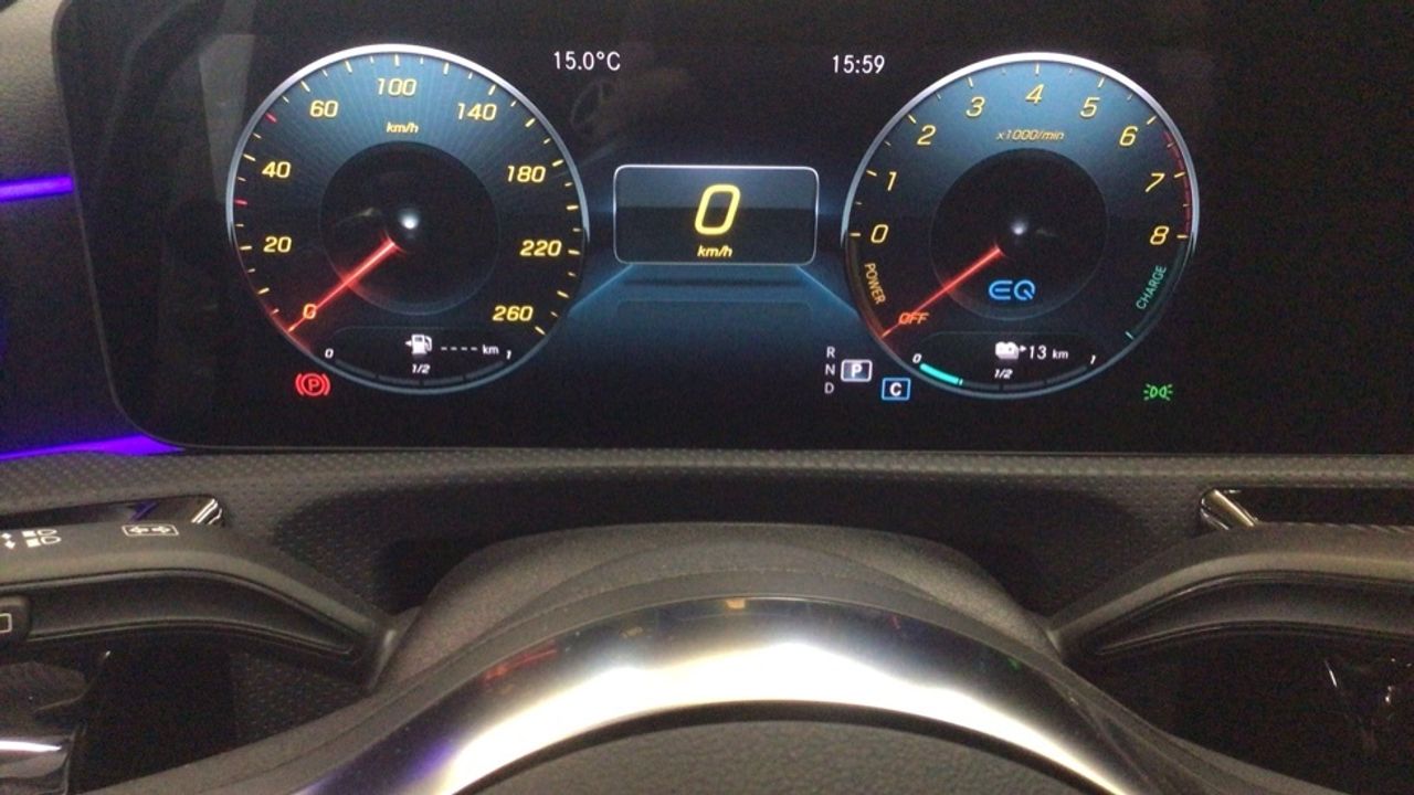 mercedes-clase-a-sedan-a-250-e-imagen-17