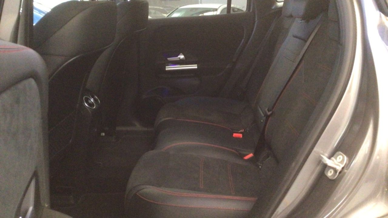 mercedes-eqa-250+-imagen-10