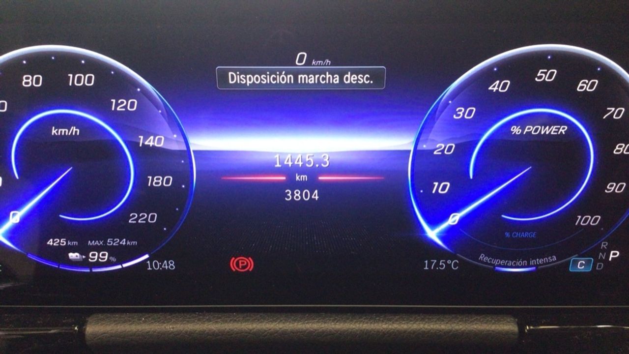 mercedes-eqa-250+-imagen-23
