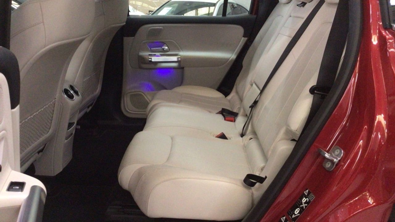 mercedes-eqb-eqb-350-4matic-imagen-10