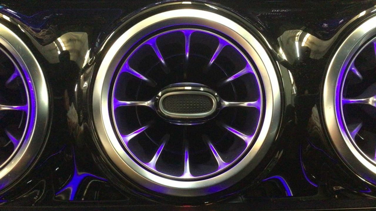 mercedes-eqa-250+-imagen-18