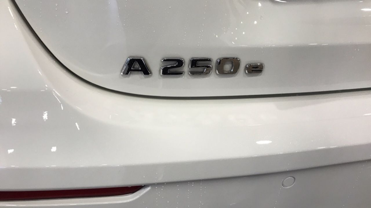 mercedes-clase-a-sedan-a-250-e-imagen-13