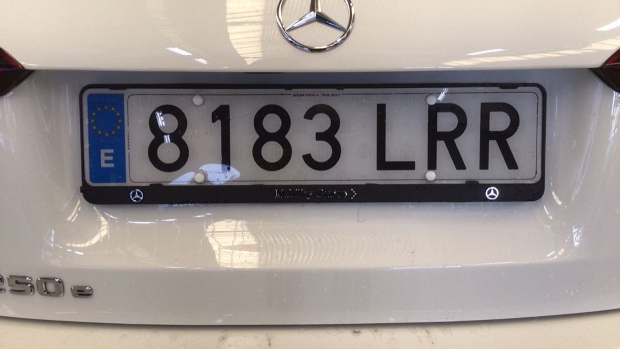 mercedes-clase-a-sedan-a-250-e-imagen-25