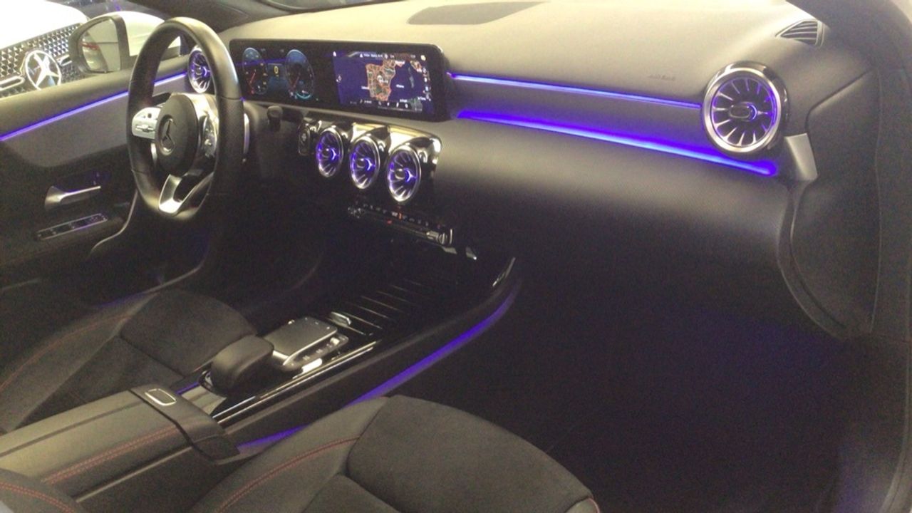 mercedes-clase-a-sedan-a-250-e-imagen-9