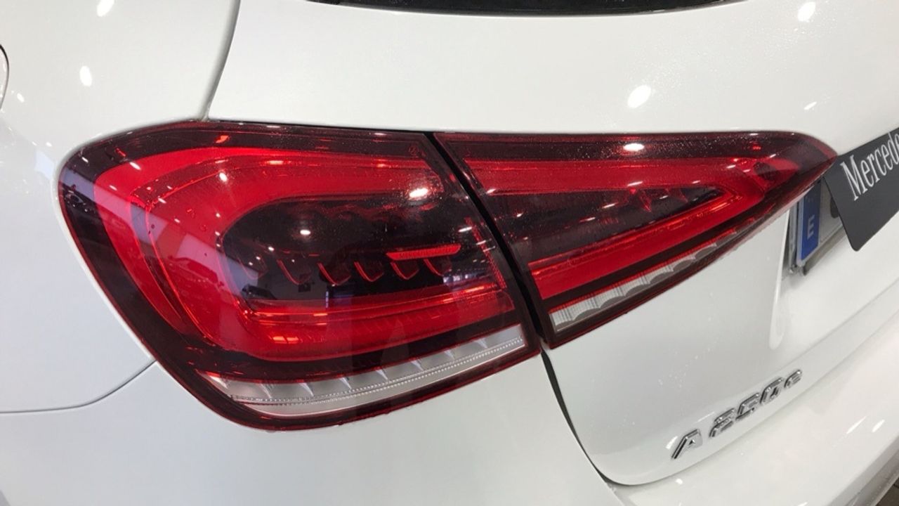 mercedes-clase-a-sedan-a-250-e-imagen-18