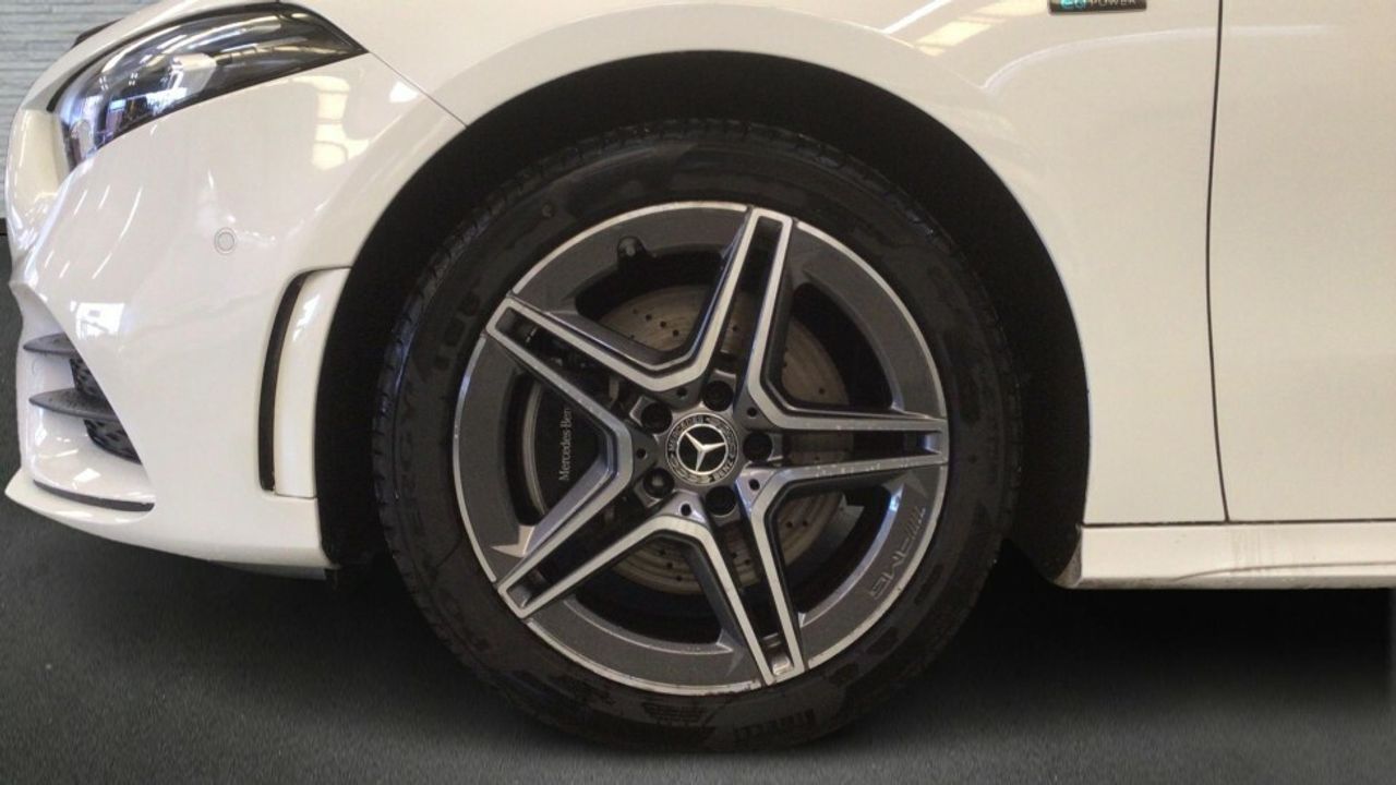 mercedes-clase-a-sedan-a-250-e-imagen-4