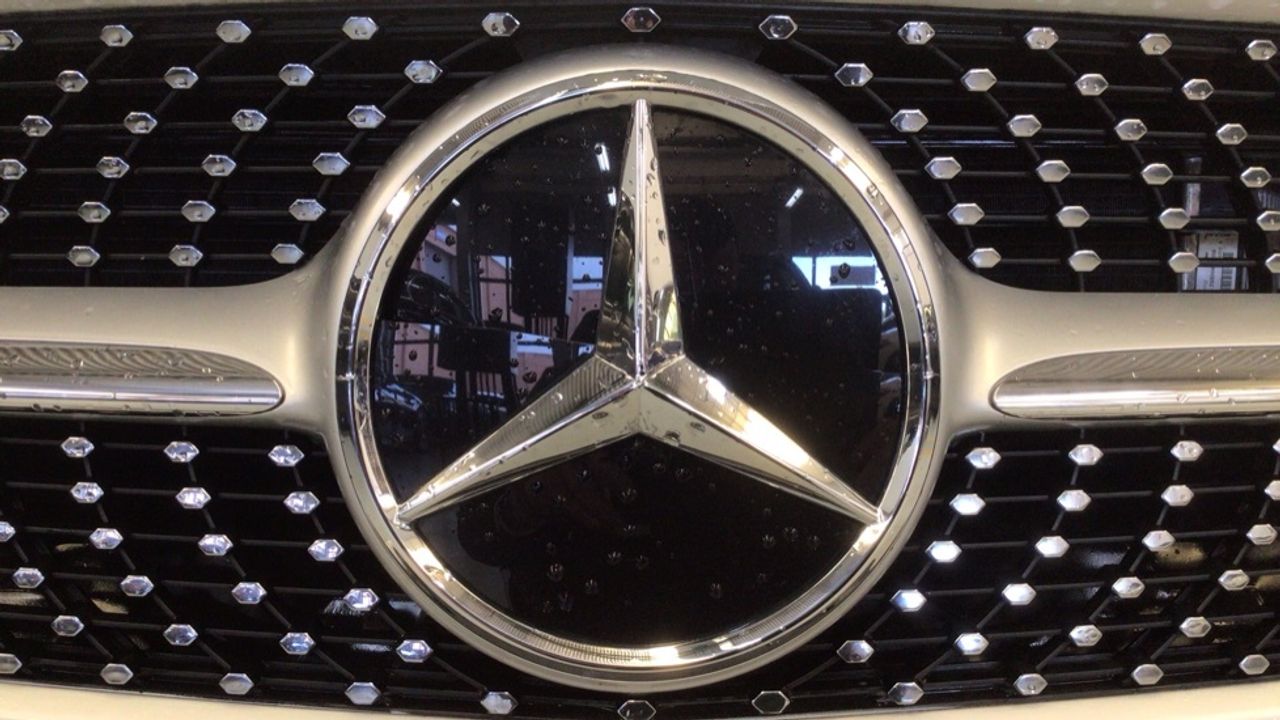 mercedes-clase-a-sedan-a-250-e-imagen-12