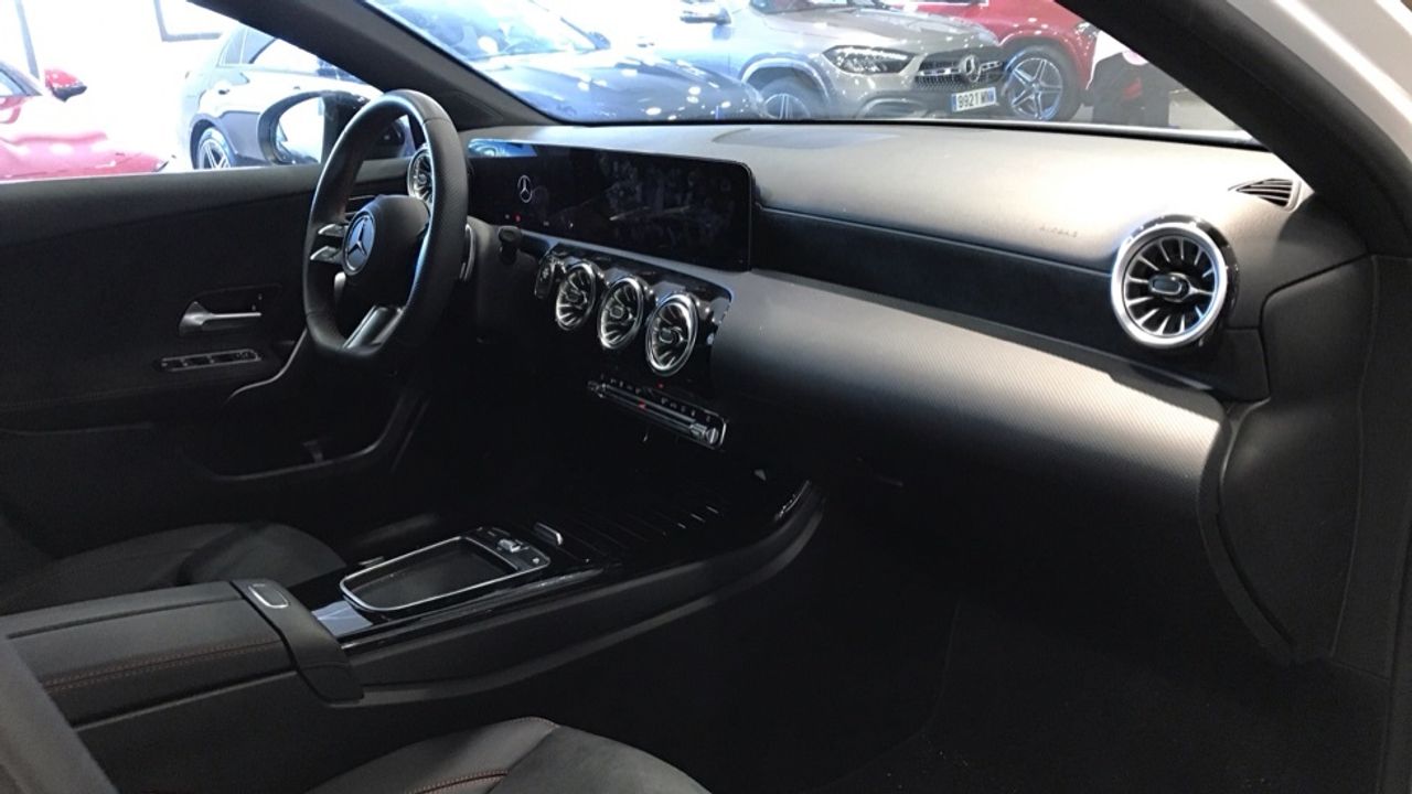 mercedes-clase-a-a-250-e-con-tecnologia-hibrida-eq-sedan-imagen-9