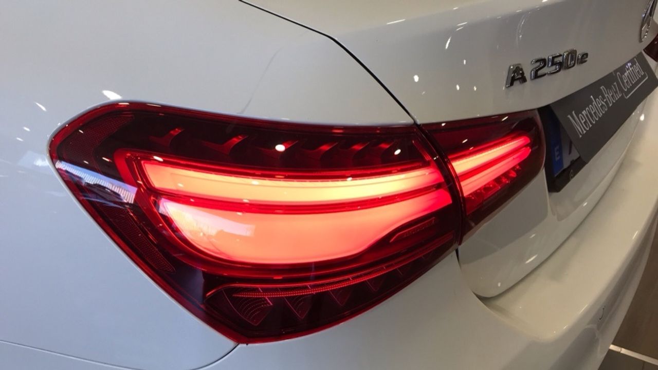 mercedes-clase-a-a-250-e-con-tecnologia-hibrida-eq-sedan-imagen-19