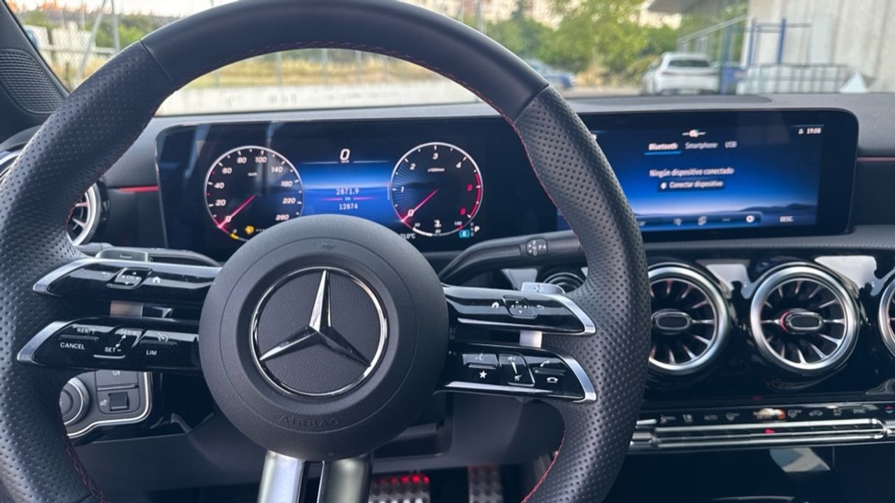 mercedes-clase-a-a-180-d-imagen-8