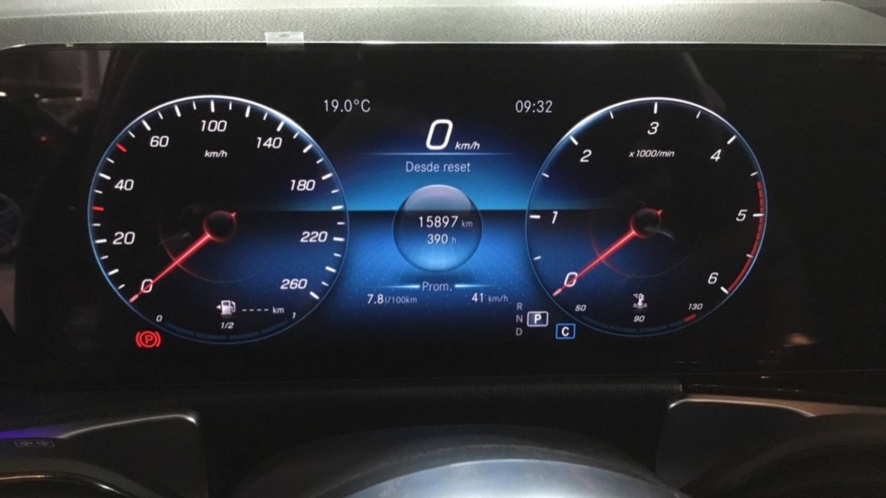 mercedes-glb-glb-200-d-4matic-imagen-17