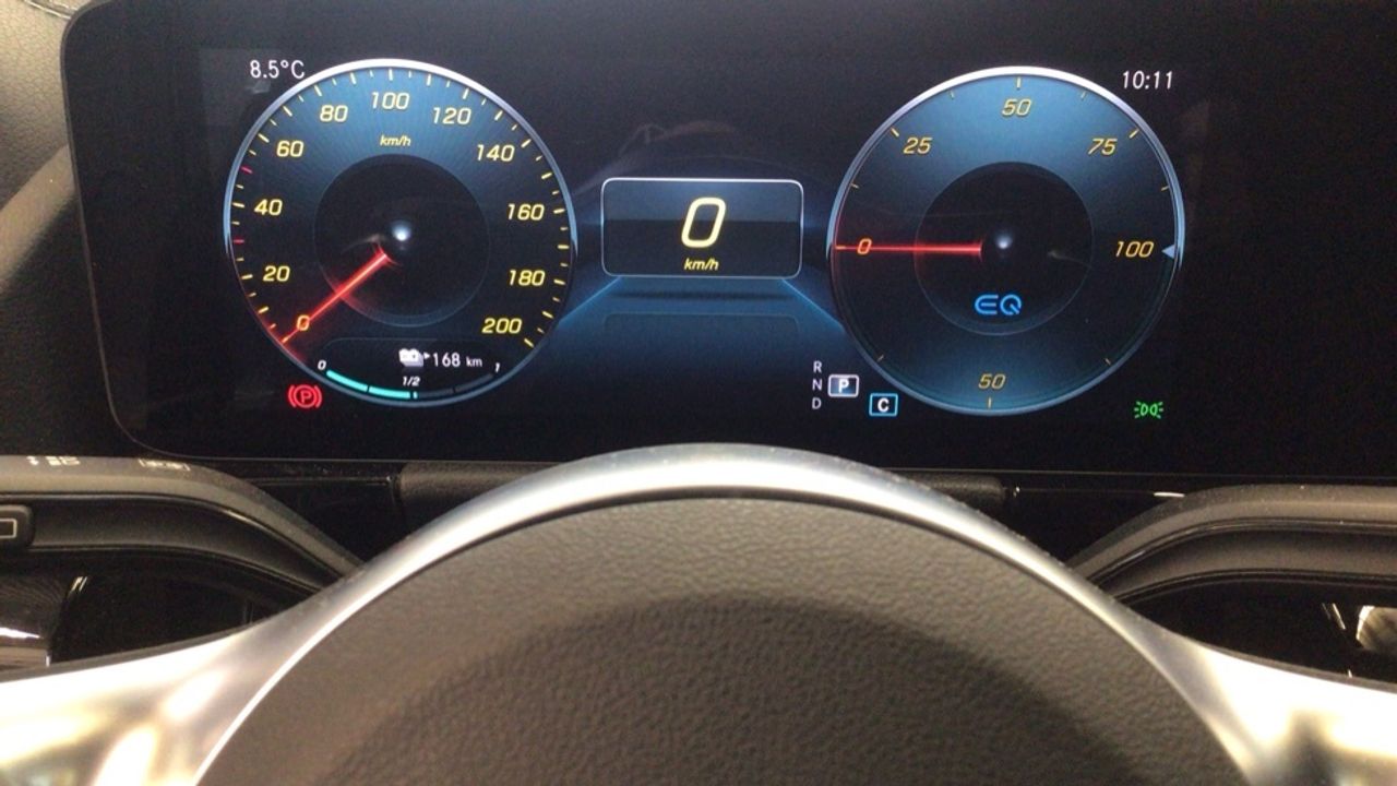 mercedes-eqa-250-amg-line-imagen-19