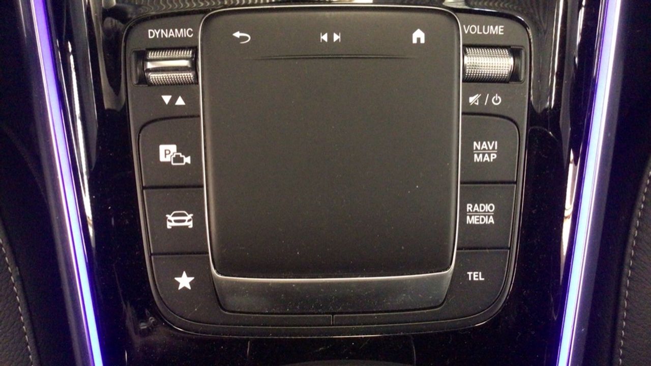mercedes-eqa-250-amg-line-imagen-21