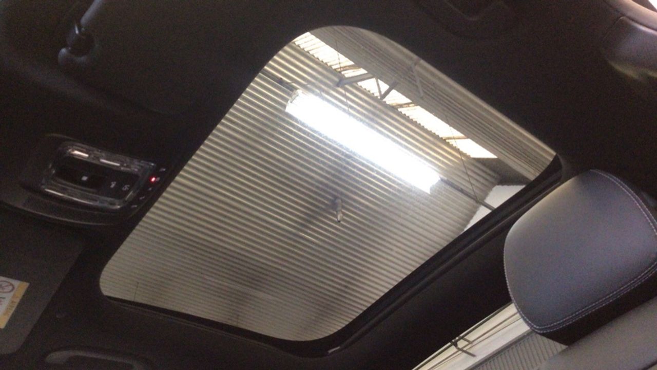 mercedes-eqa-250-amg-line-imagen-18