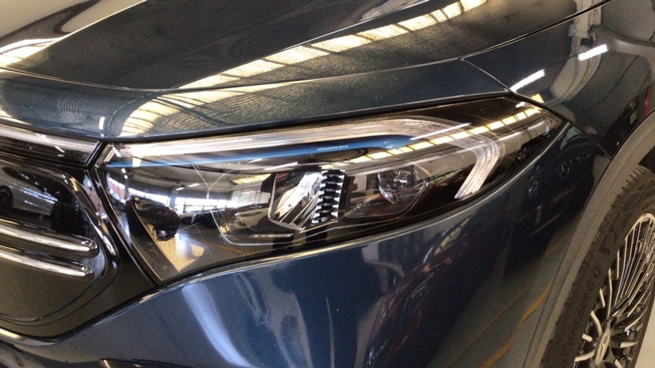 mercedes-eqa-250-amg-line-imagen-14