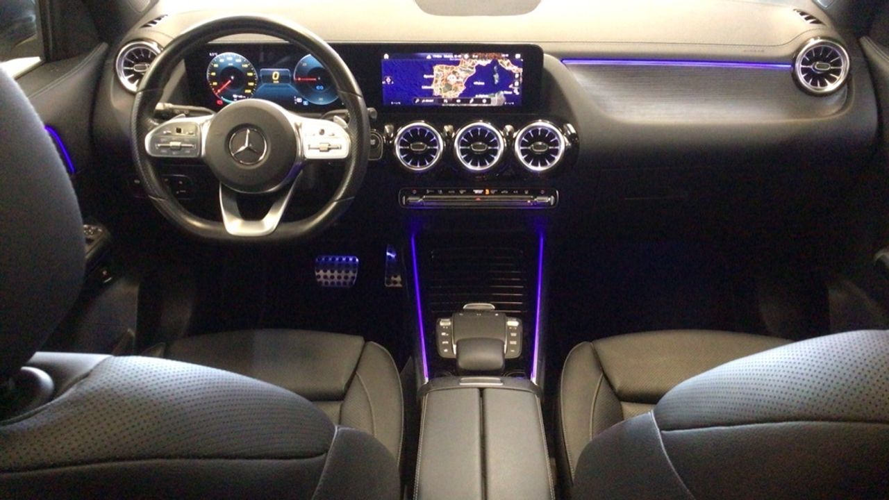 mercedes-eqa-250-amg-line-imagen-7