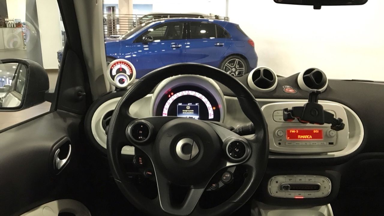 smart-fortwo-60kw81cv-electric-drive-coupe-imagen-8
