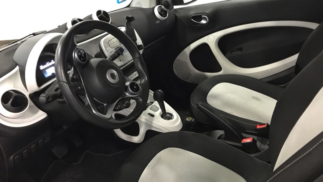 smart-fortwo-60kw81cv-electric-drive-coupe-imagen-5