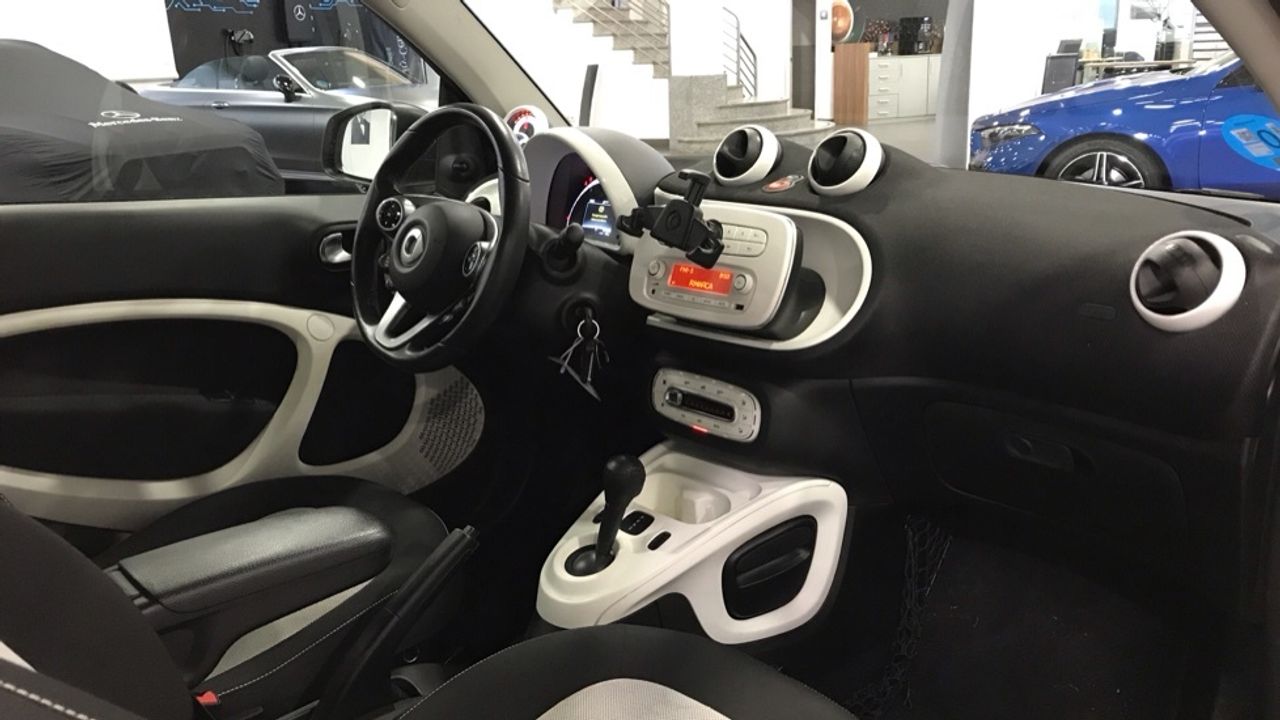smart-fortwo-60kw81cv-electric-drive-coupe-imagen-9