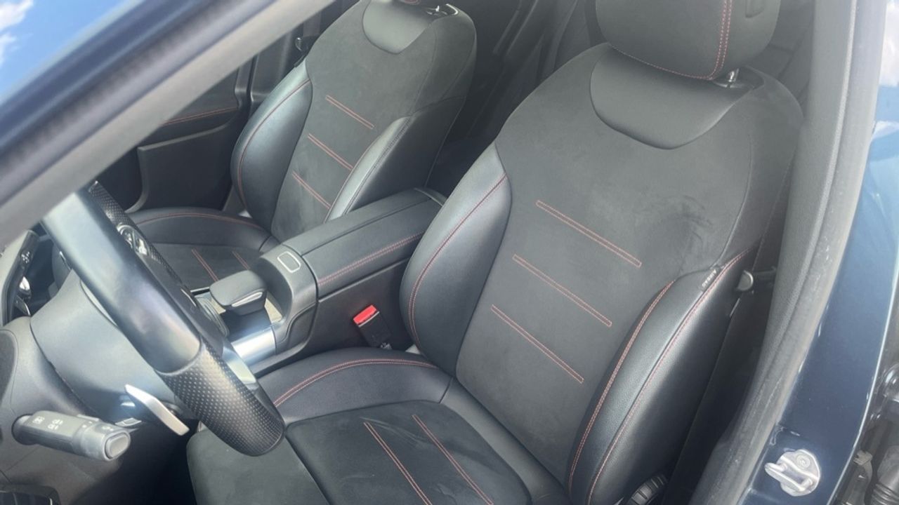 mercedes-eqa-250-amg-line-imagen-6