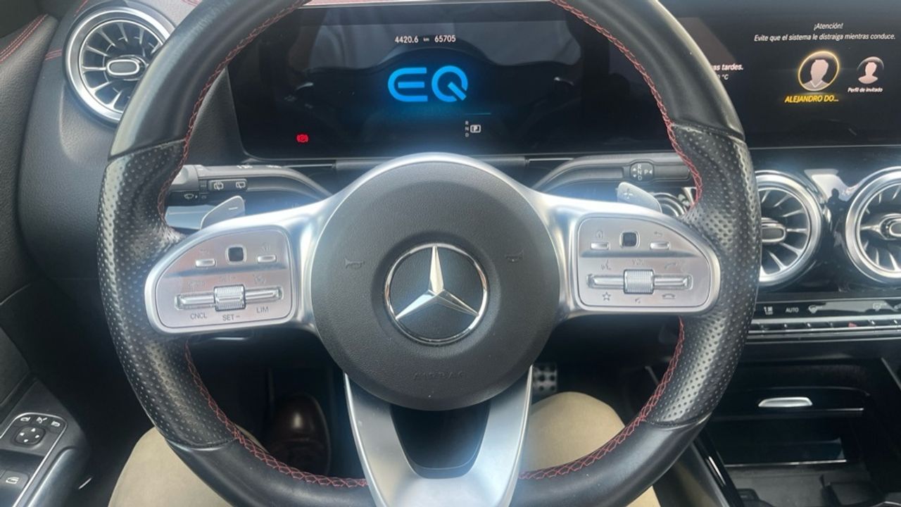 mercedes-eqa-250-amg-line-imagen-8